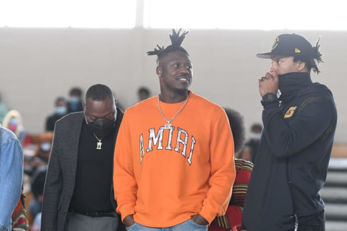 aj-brown-starkville-tennessee-titans00010